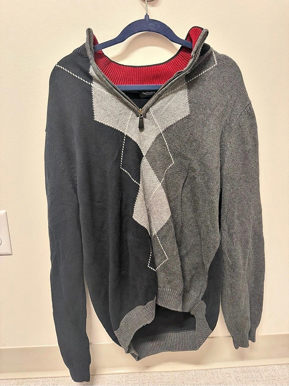 Size L Van Heusen Argyle Quarter Zip Pullover Sweater Men's Gray & Black